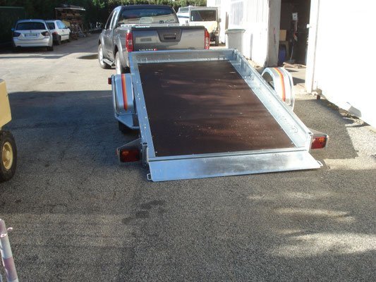 Remorque plateau MECANOREM RPMS 901 F - PTAC : 1300 Kg - 1 essieu freiné - 305 x 170 cm